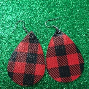 Red  Buffalo plaid earrings Christmas earrings NEW 🎄